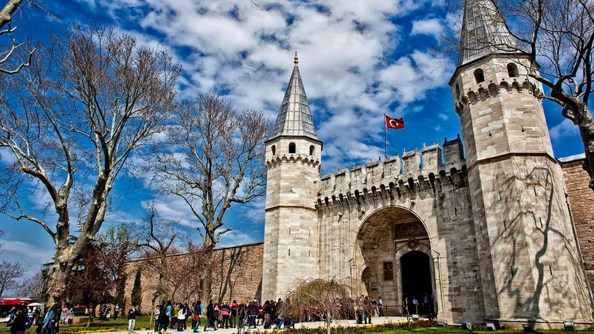 https://viajesdelcarmen.com/wp-content/uploads/14139958_topkapi-sarayi-1.jpg